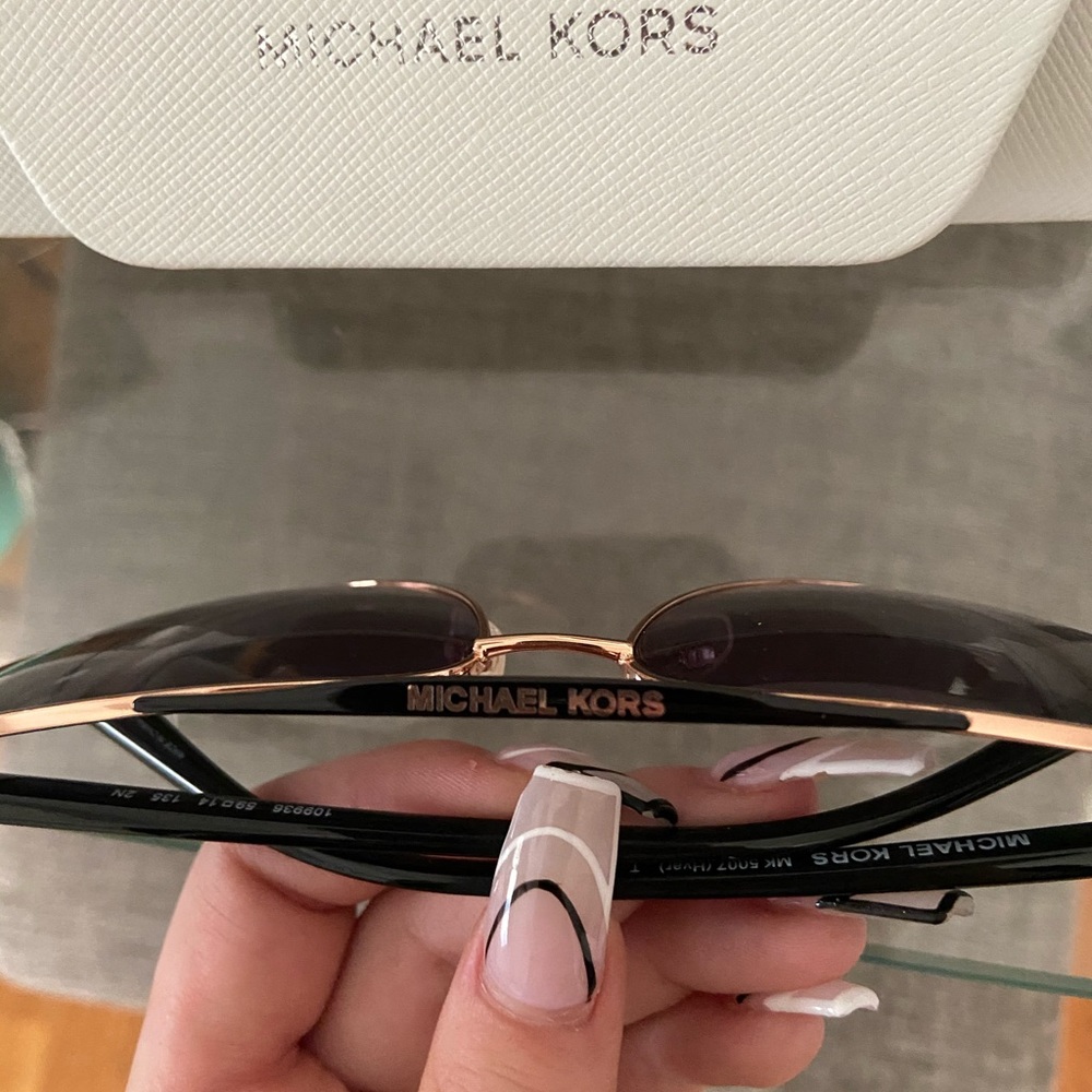Michael Kors Aviator Sunglasses Rose Gold Frames - Picture 2 of 4